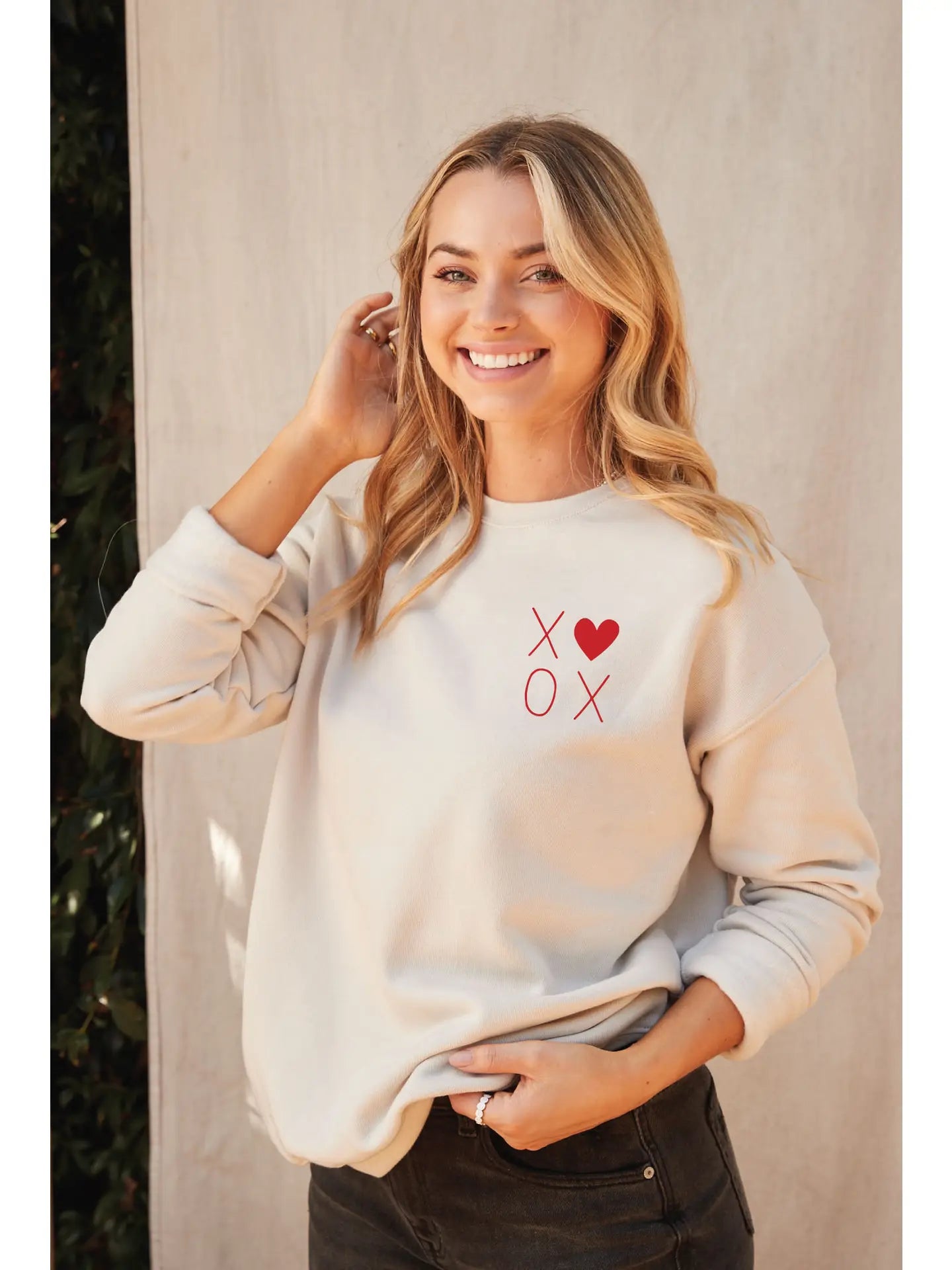 Xoxo Graphic Sweatshirt